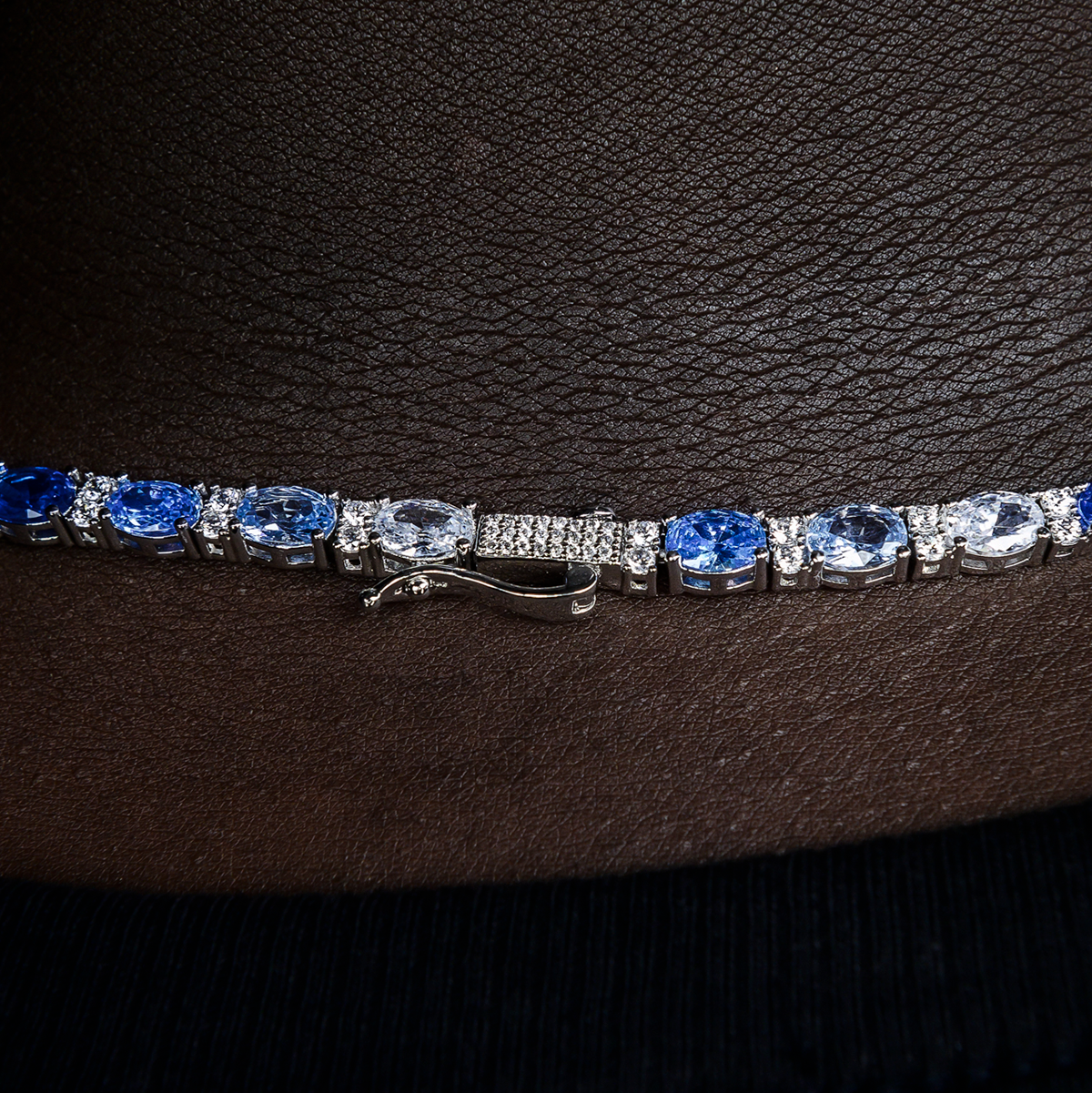 Modrý set retiazky a náramku s oválnymi brúsenými kameňmi