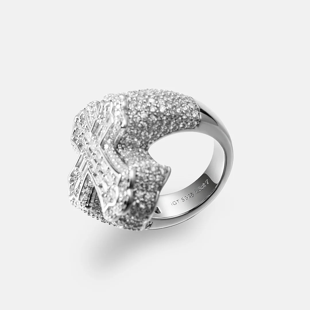 Prsteň s krížom z Moissanitu v baguette výbruse S925