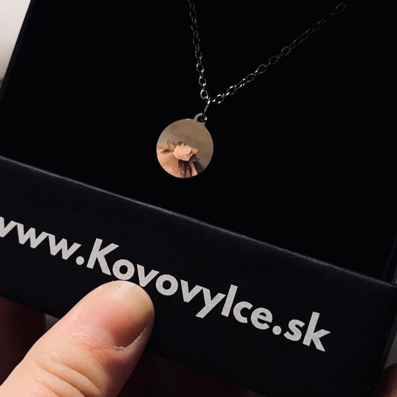 Náhrdelník s projekciou lásky