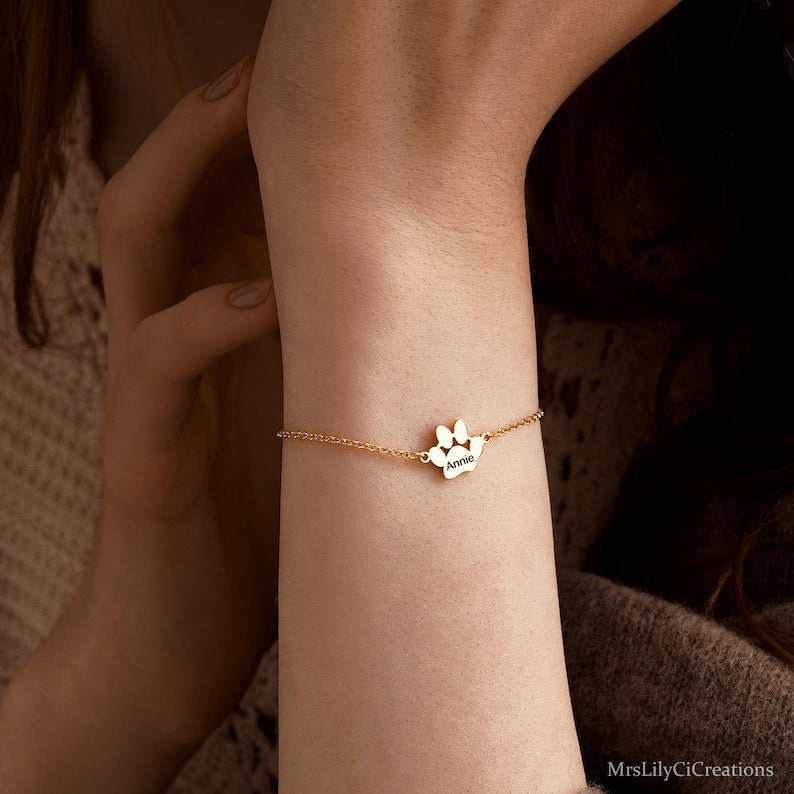 Personalizovaný náramok s menom labky