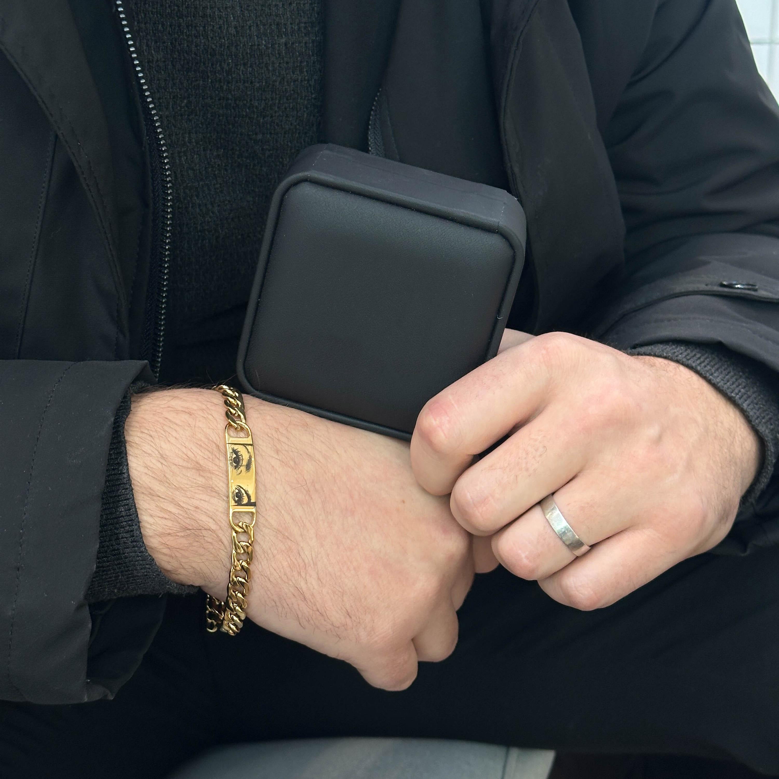 Foto Náramok s Gravírovanými Očami